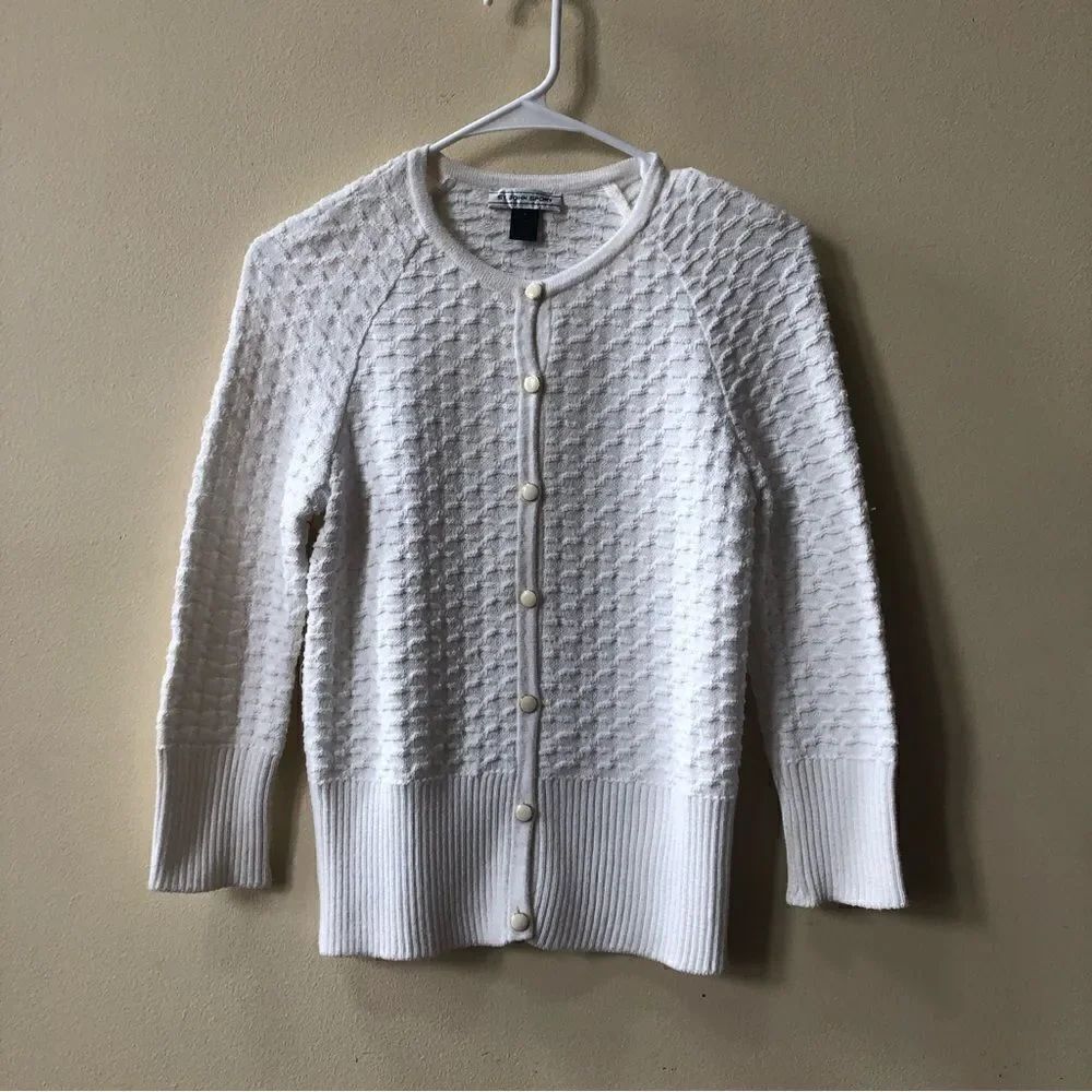 St. John Sweater - Picture 1 of 6